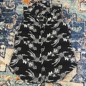 Ann Taylor Floral Black and White Sleeveless Button Down Blouse